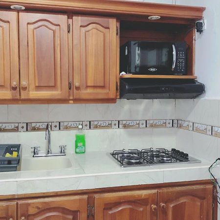 Habitacion Privada En Jardin Cerca Al Parque Otel Dış mekan fotoğraf